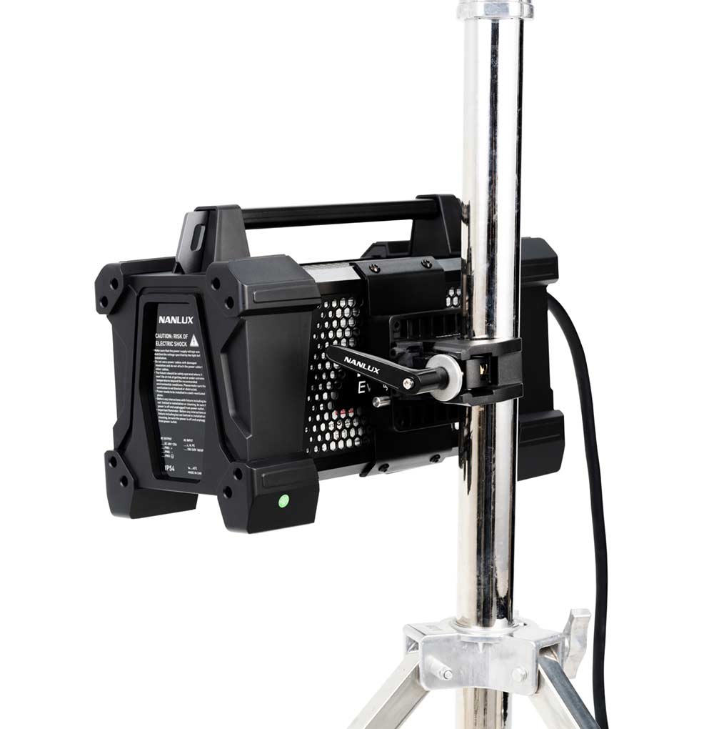 NANLUX Evoke 1200B Spot Light with Flight Case Light Fixture SHAPE wlb