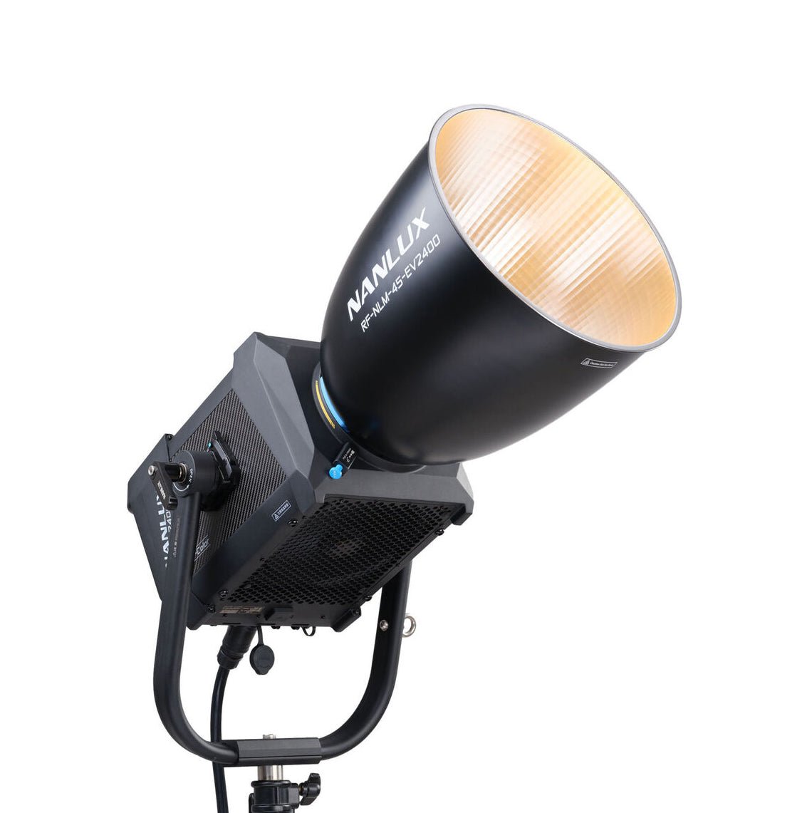NANLUX Evoke 2400B Bi-color Spot Light with Reflector 45° in Flight case Light Fixture SHAPE wlb