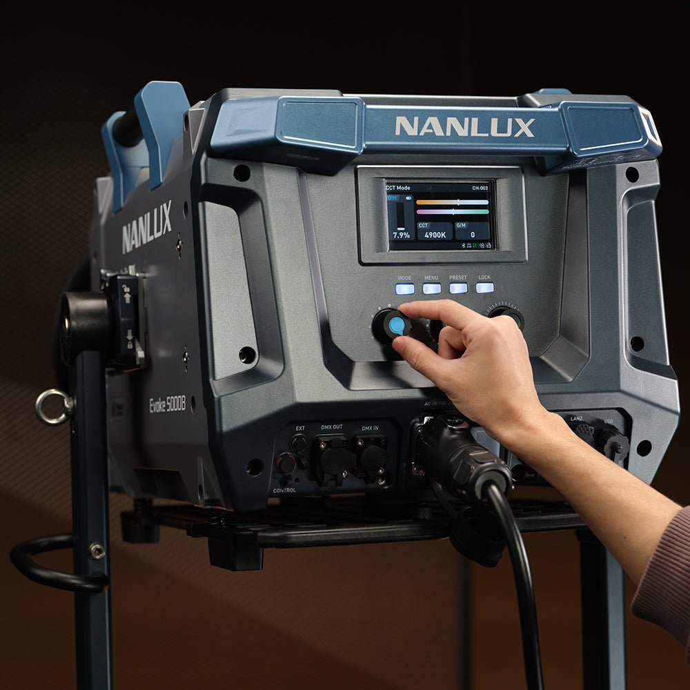 NANLUX Evoke 5000B LED Bi-color Spot Light with Flight Case Light Fixture SHAPE wlb