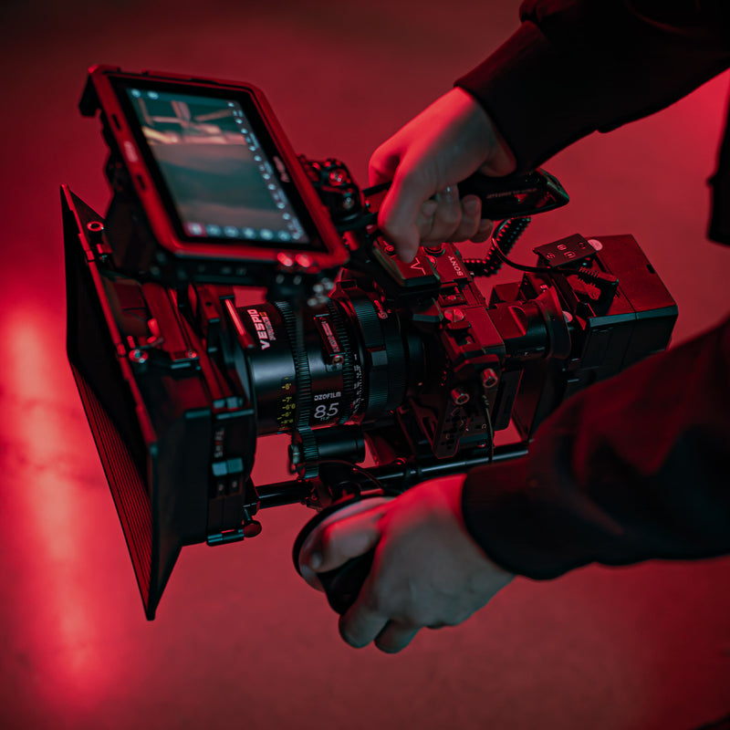 shape-creator-top-handle arri anti-twist mount on professional cinema camera rig for handheld filmmaking