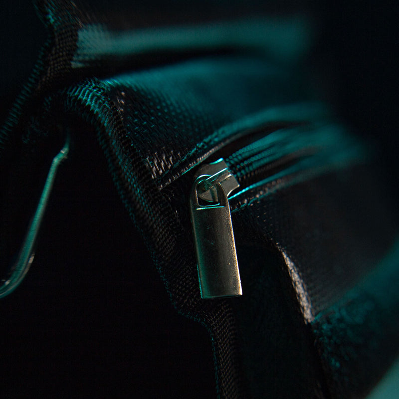 shape-on-set-sandbag-20lbs heavy duty zipper close up detail for film set stabilization